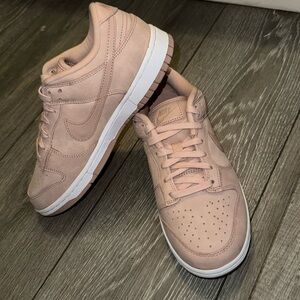 Women dunk low pink oxford